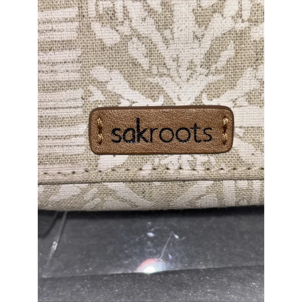 Sakroots LUNA Zip Around‎ Wallet Wristlet Crossbody Smartphone Holder Tan White